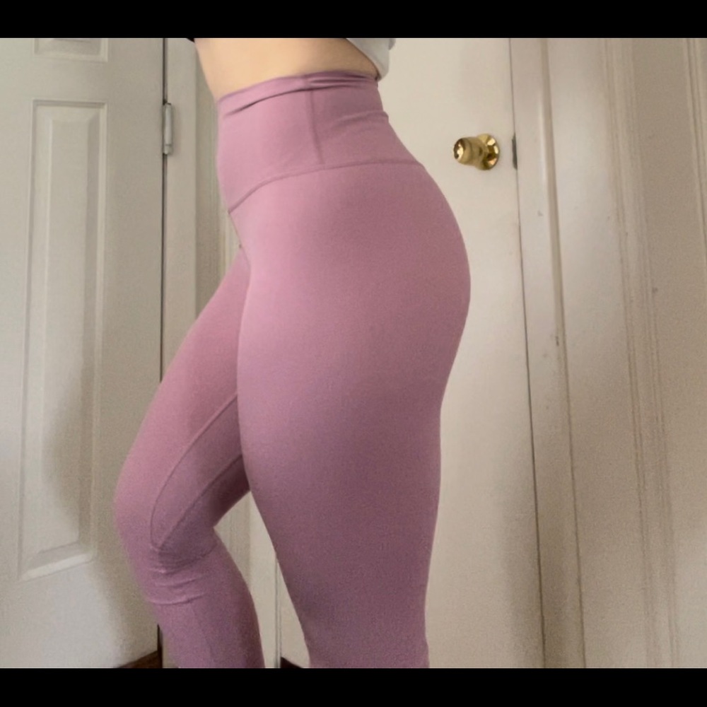 Born Primitive Your Go To Leggings 2.0 — Rose color.